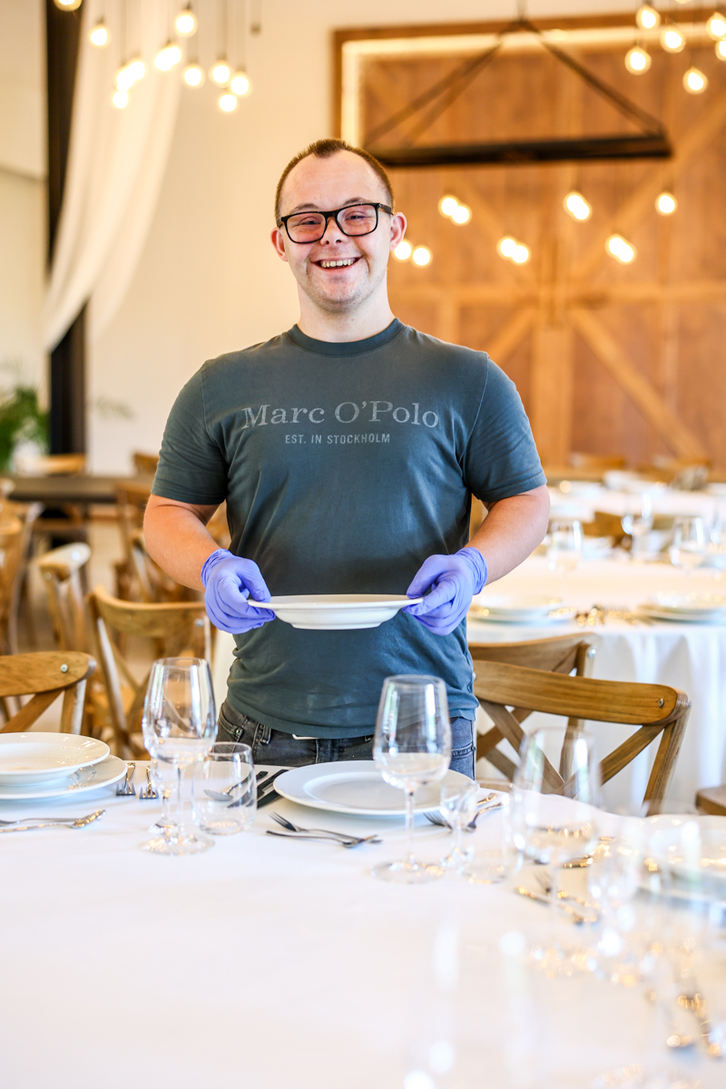 Kelner w restauracji.