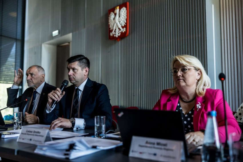 Marszałek Małopolski, Przewodniczący Sejmiku Woj. Małopolskiego i Pani Dyrektor Departamentu Rozwoju Regionu.