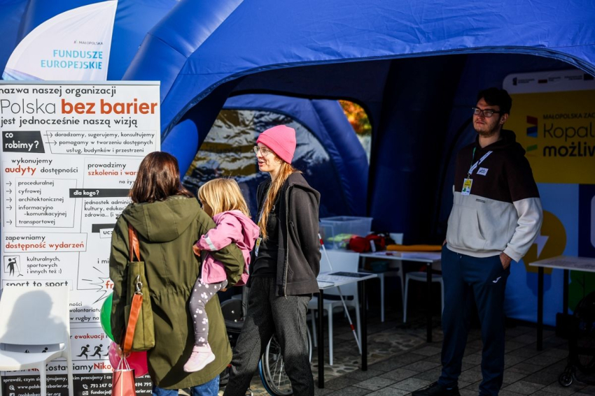 Stoisko Polska bez barier.