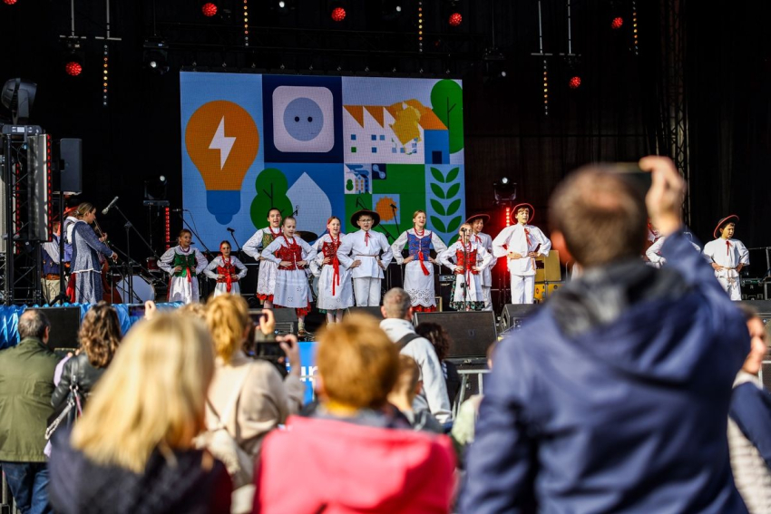 Dziecięcy Zespół Pieśni i Tańca.