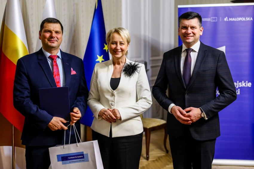 Pani Iwona Gibas, Marszałek Małopolski i beneficjent.