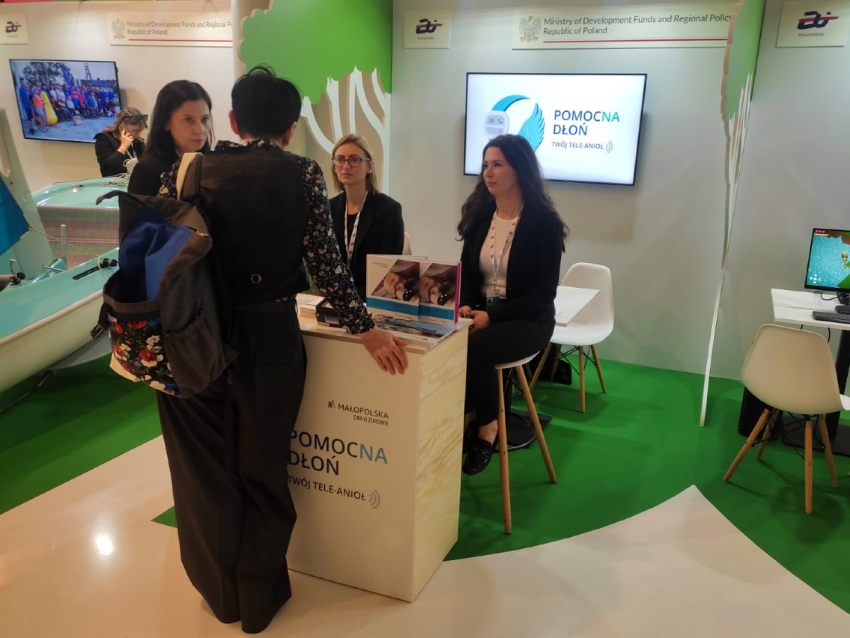 Stoisko informacyjne projektu Małopolskie Tele-Anioł