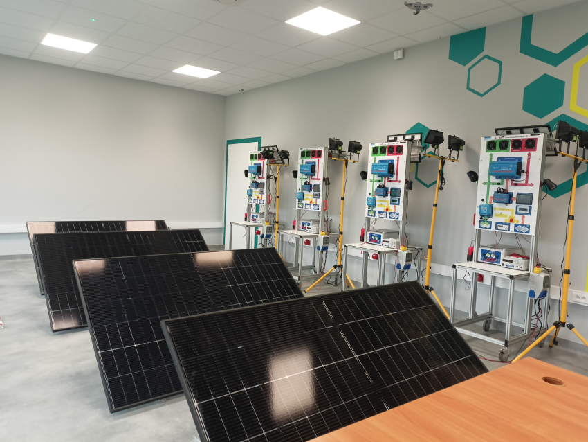 Pracownia fotowoltaiki.