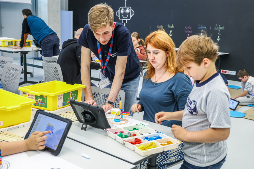 Warsztaty budowania z klocków.