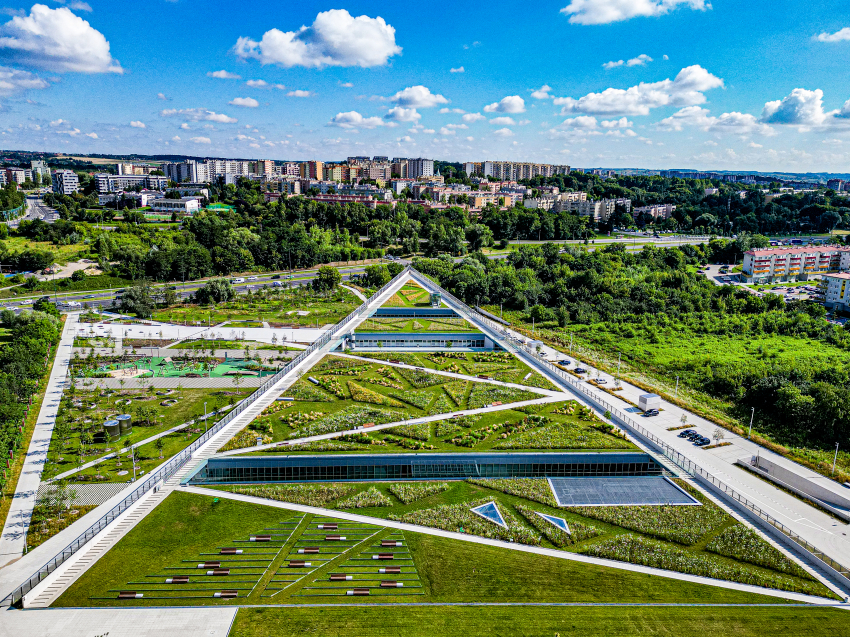 Budynek Cogiteonu z lotu ptaka.