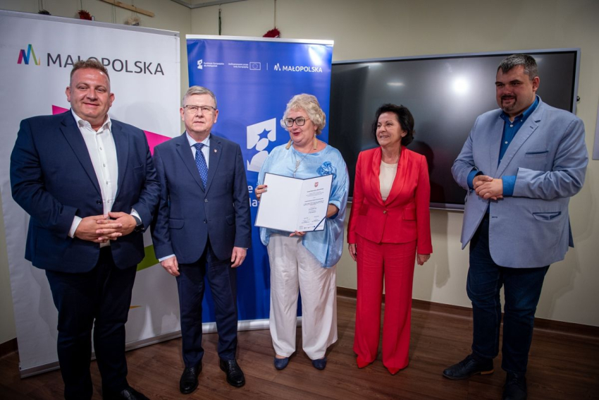 Beneficjent z promesą.