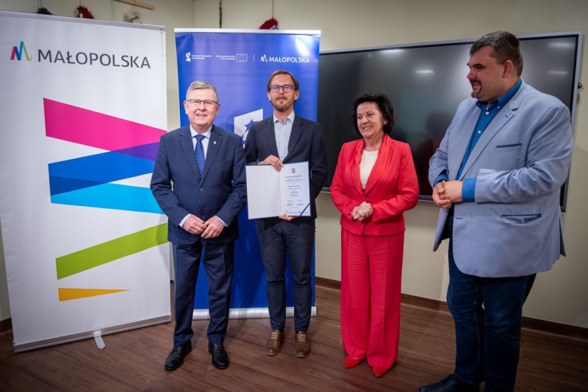 Benefucjent z promesą.