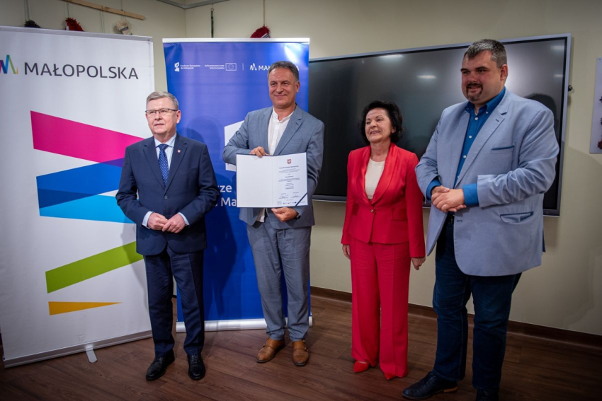 Beneficjent z promesą.