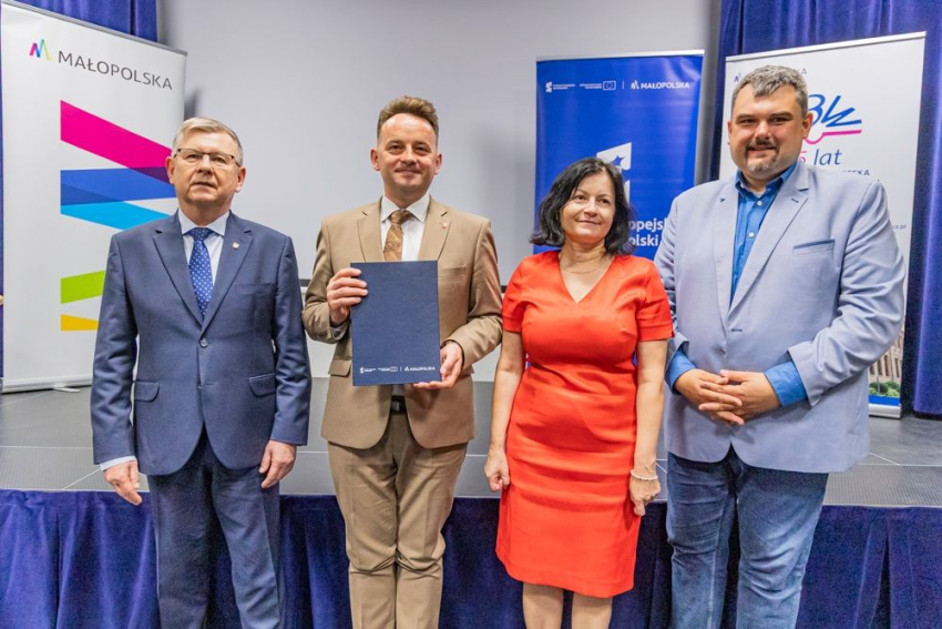 Beneficjent z promesą.