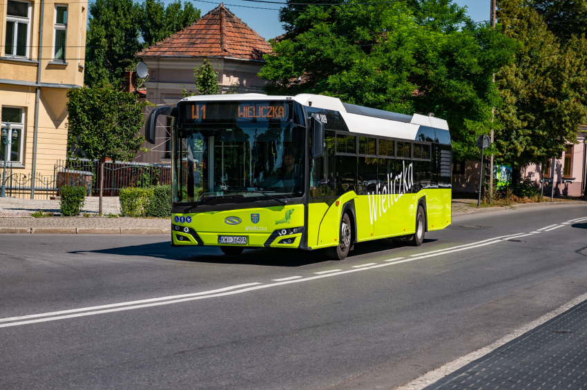 Autobus.