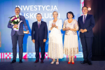 Laureat konkursu z Wicemarszałkiem Witoldem Kozłowskim i przedstawicielami Zarządu i Sejmiku.
