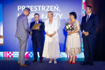 Laureat konkursu z Wicemarszałkiem Witoldem Kozłowskim i przedstawicielami Zarządu i Sejmiku.