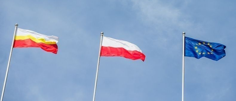 Flagi Polski i Unii Europejskiej