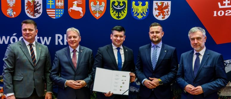 Zdjęcie grupowe pięciu marszałków