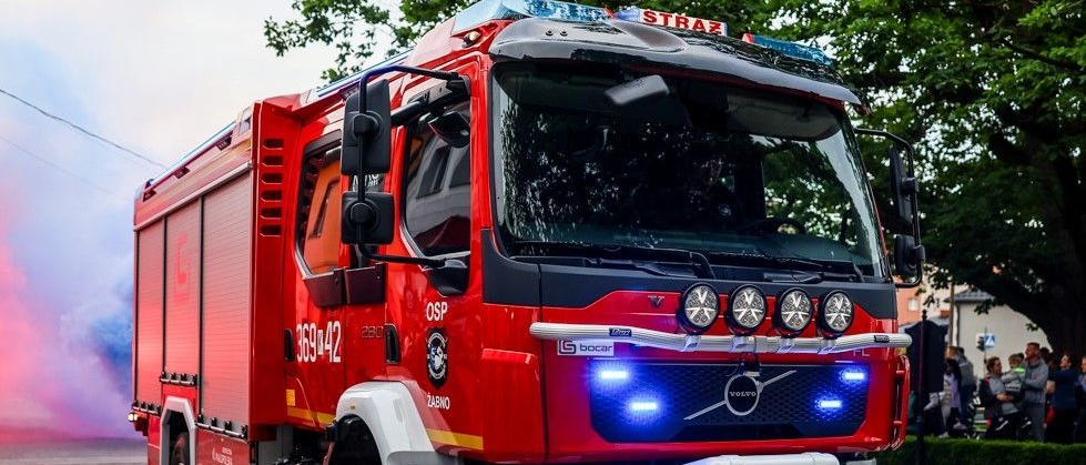 Nowy średni samochód ratowniczo-gaśniczy straży pożarnej.