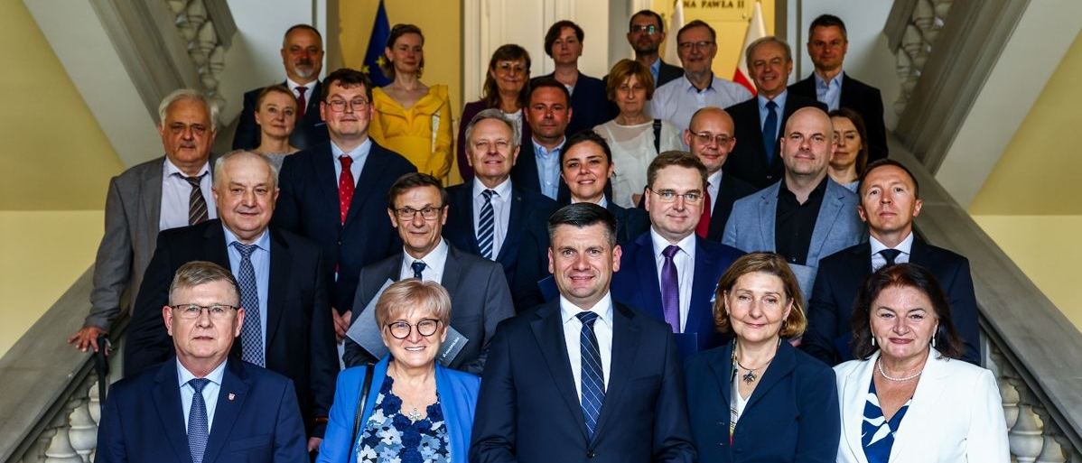 Zdjęcie grupowe uczestników wydarzenia.