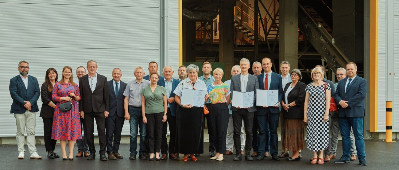 Zdjęcie grupowe uczestników wydarzenia.