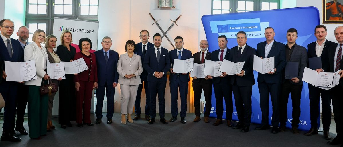 Zdjęcie grupowe uczestników wydarzenia.