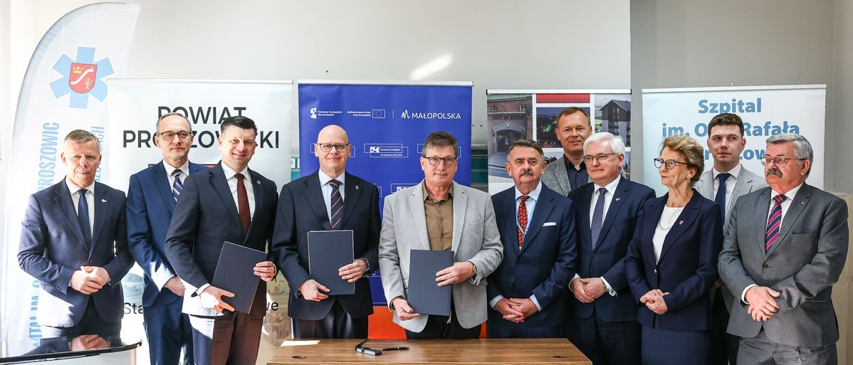 Zdjęcie grupowe uczestników wydarzenia.