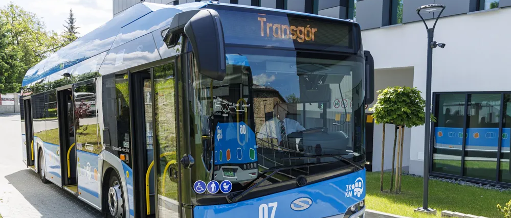 Autobus.