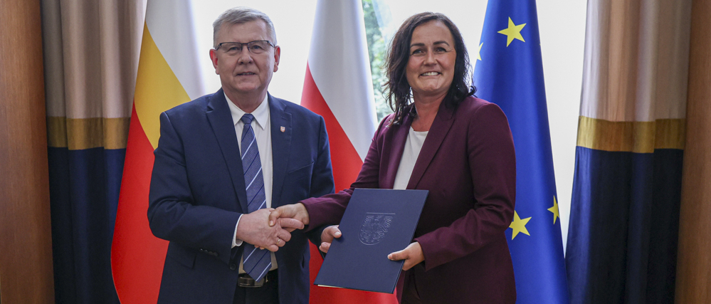 Witold Kozłowski, wicemarszałek województwa małopolskiego i Elżbieta Nowicka zastępczyni wójta Gminy Nawojowa