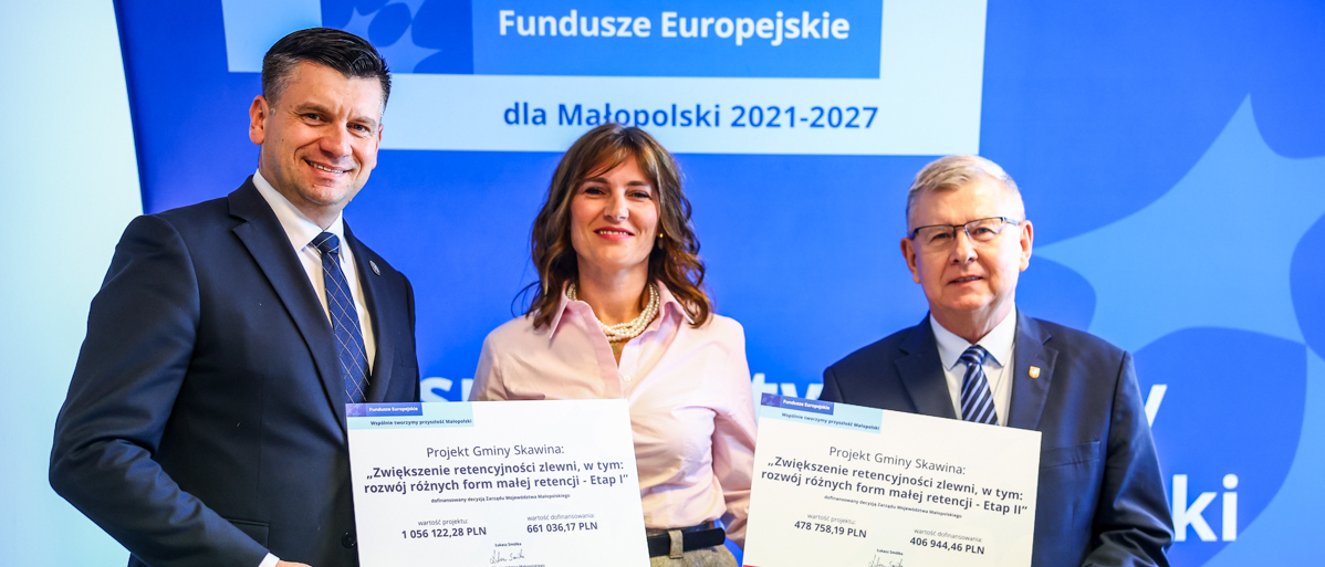 Łukasz Smółka, Marszałek Województwa Małopolskiego i Witold Kozłowski, Wicemarszałek Województwa Małopolskiego wraz z beneficjentką